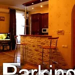 Park Apartment *